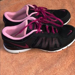 Nike sneaker 7.5 great condition